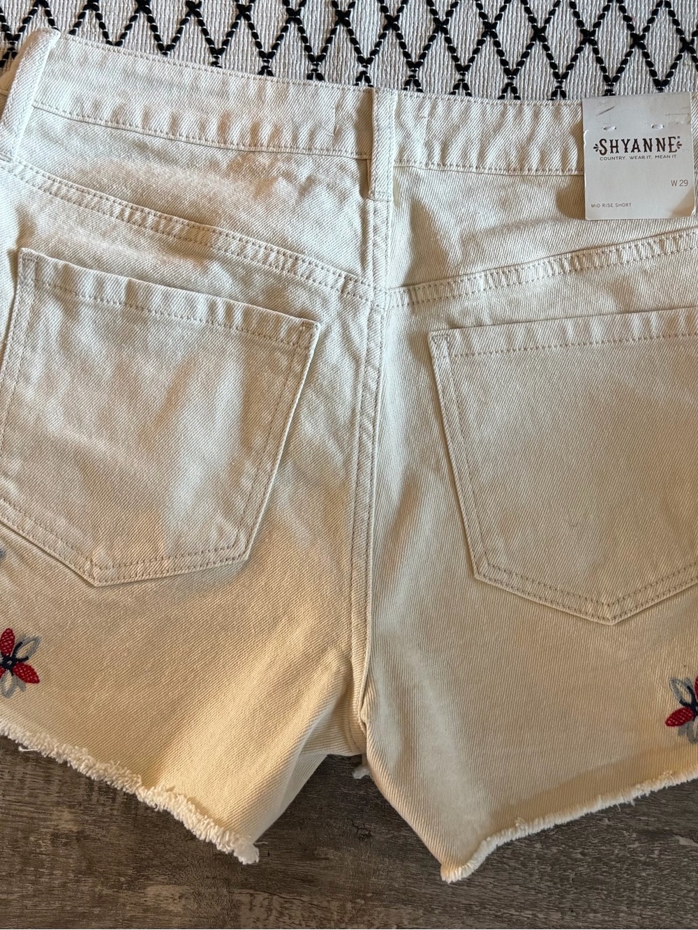 Shyanne Cream Embroidered Button-Fly Denim Shorts-Brand New - Picture 4 of 5